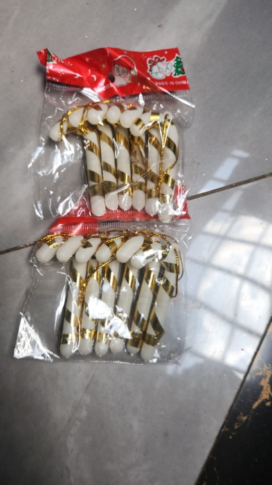 RI1-TOs 12 piece candy sticks