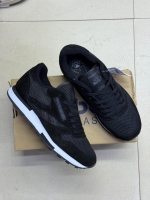 RIR-B25 Reebok classic Size 40-45
